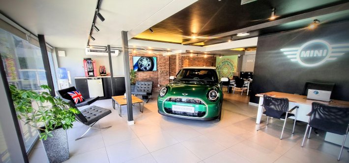 MINI INAUGURÓ UNA NUEVA SUCURSAL EN VITACURA