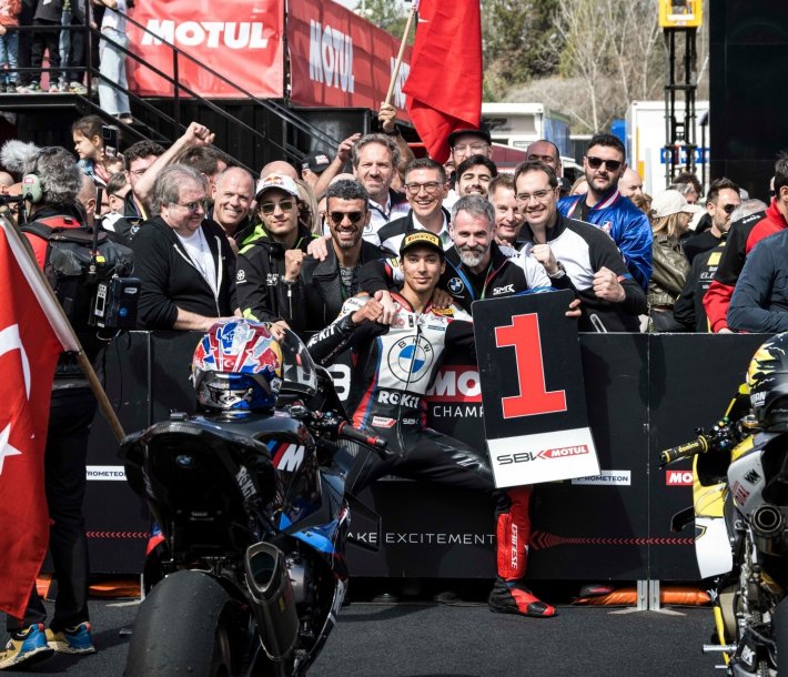 Otra victoria y podio para Toprak Razgatlioglu y la BMW M 1000 RR en WorldSBK en Barcelona.