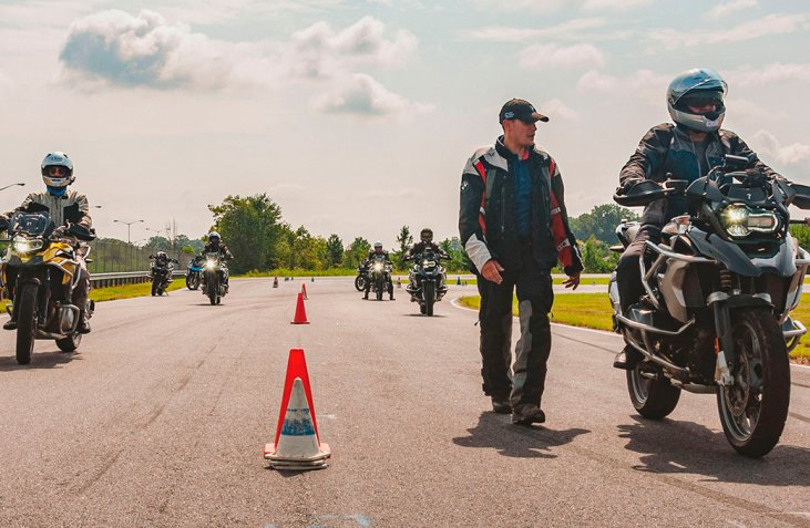 Curso de Manejo de Motos BMW en Motorrad Academy