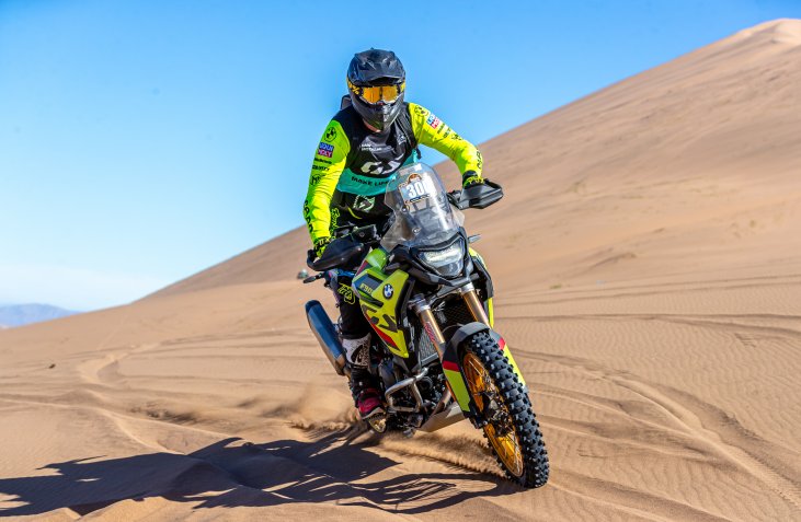 F 900 GS Se corona campeona del desafío del desierto 2024