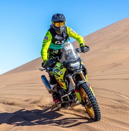 F 900 GS Se corona campeona del desafío del desierto 2024
