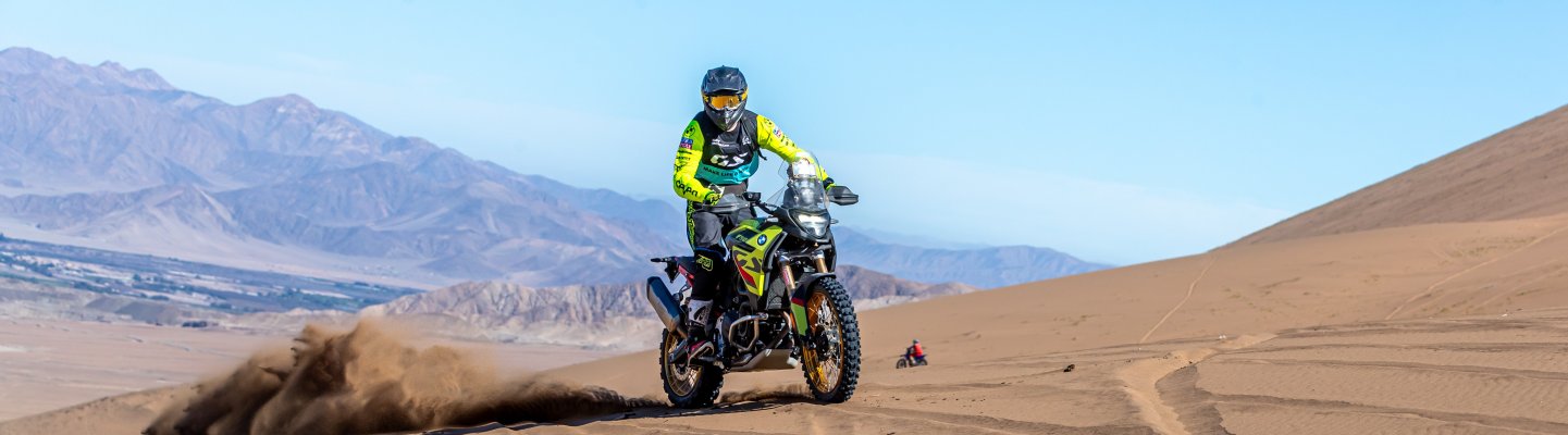 F 900 GS Se corona campeona del desafío del desierto 2024