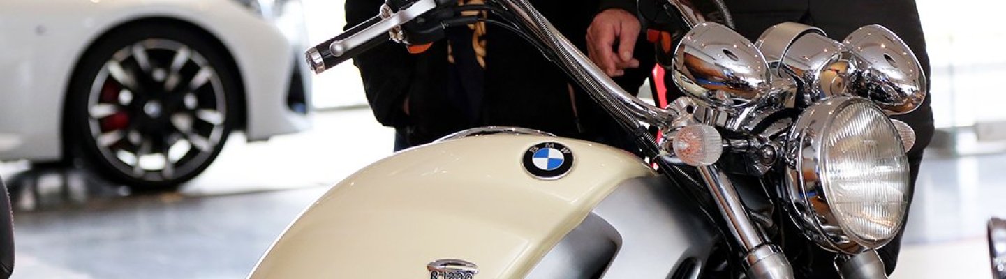 BMW Motorrad celebra 50 años de cascos BMW